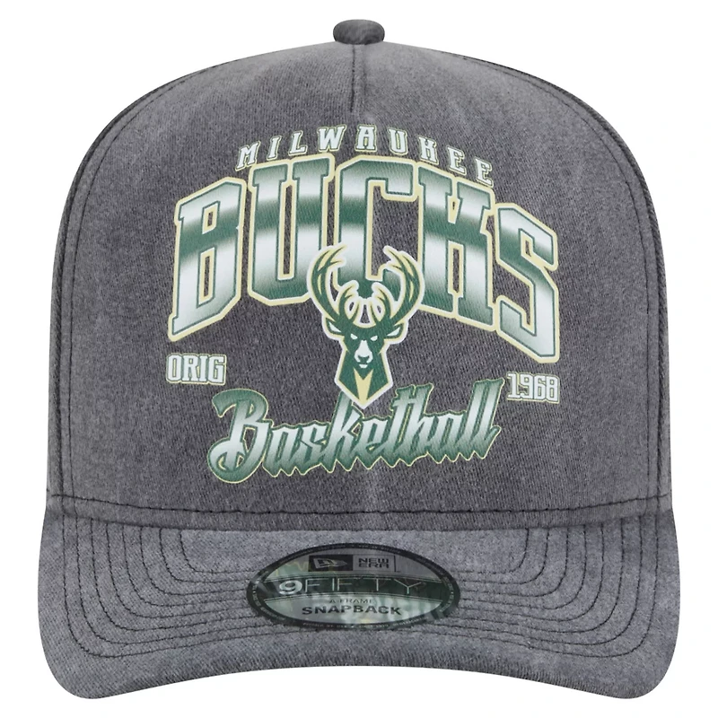 New Era Milwaukee Bucks Throwback Washed Pre-Curved 9FIFTY Snapback Hat