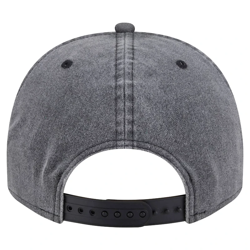 New Era New York Knicks Throwback Washed Pre-Curved 9FIFTY Snapback Hat