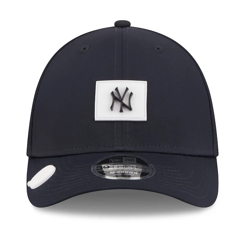 New Era York Yankees 2026 Clubhouse M-Crown 39THIRTY Flex Hat