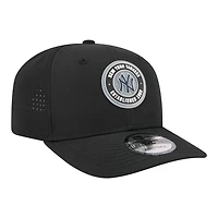 New Era New York Yankees Circle 9SEVENTY Adjustable Hat