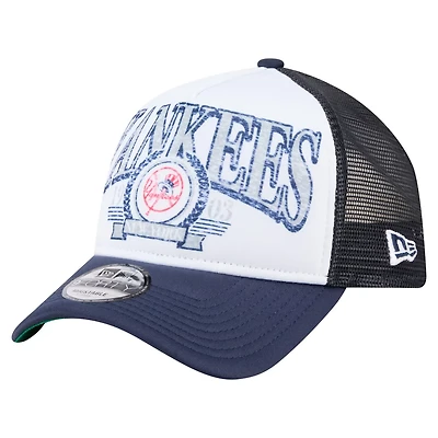 New Era New York Yankees Distressed 9FORTY A-Frame Adjustable Trucker Hat