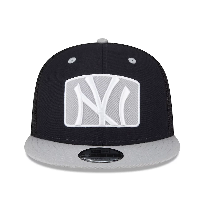 New Era New York Yankees Logo Zoom Trucker 9FIFTY Snapback Hat