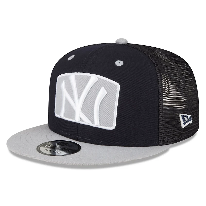 New Era New York Yankees Logo Zoom Trucker 9FIFTY Snapback Hat