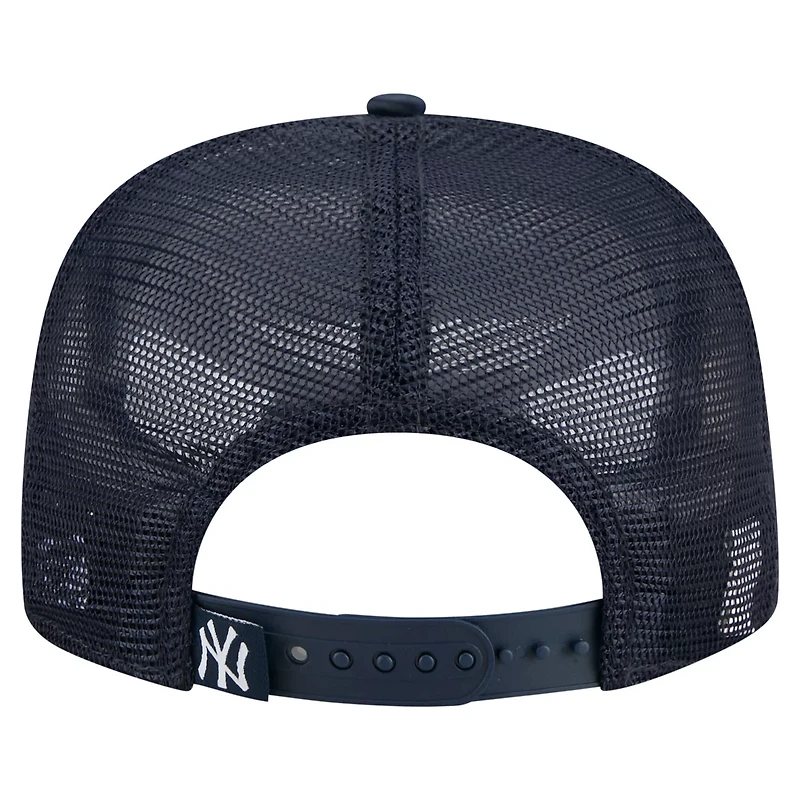 New Era New York Yankees Retro Satin Script Golfer Adjustable Hat