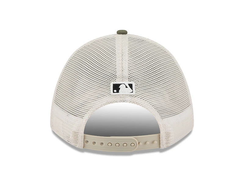 New Era Pirates '25 Armed Forces 940 M-Crown Cap