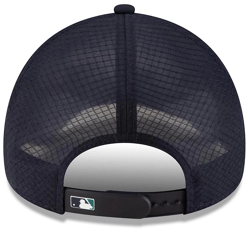 New Era Seattle Mariners 2026 Batting Practice Apex 9FORTY Adjustable Trucker Hat
