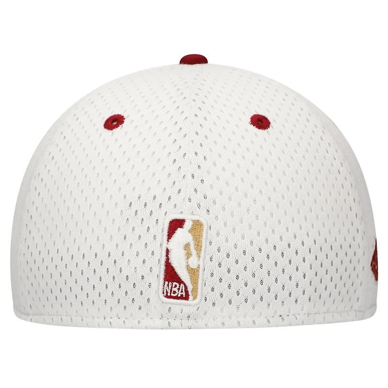 New Era Wine Cleveland Cavaliers Throwback 2Tone 59FIFTY Fitted Hat