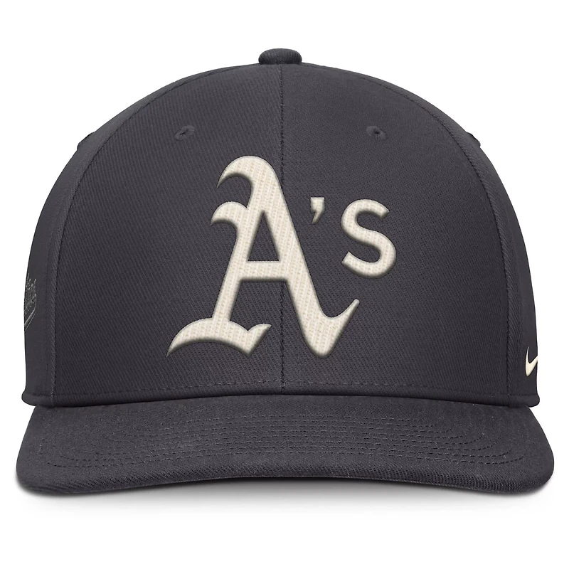 Nike Athletics Statement Pro Snapback Hat