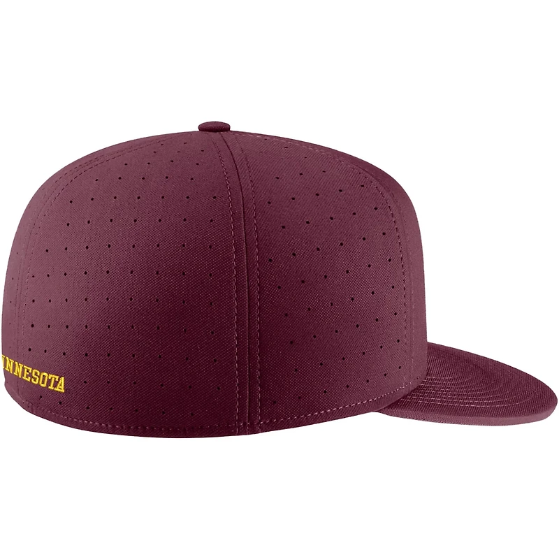 Nike Minnesota Golden Gophers True Performance Fitted Hat