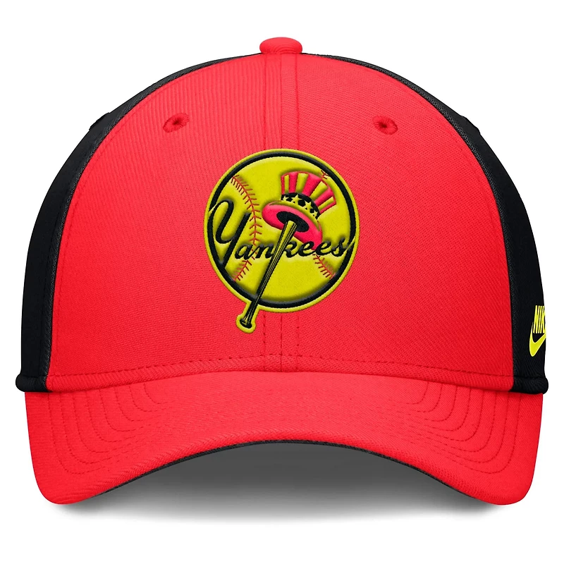 Nike New York Yankees Neon 90s Rise SwooshFlex Hat