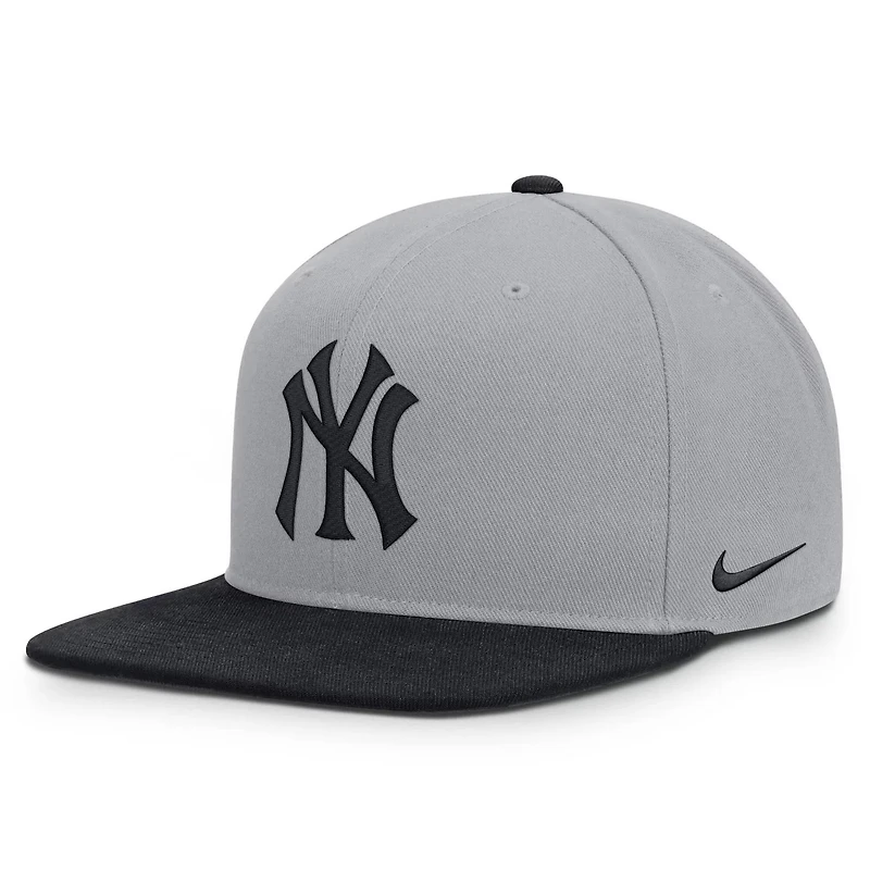 Nike New York Yankees Primetime Pro Dri-FIT Snapback Hat