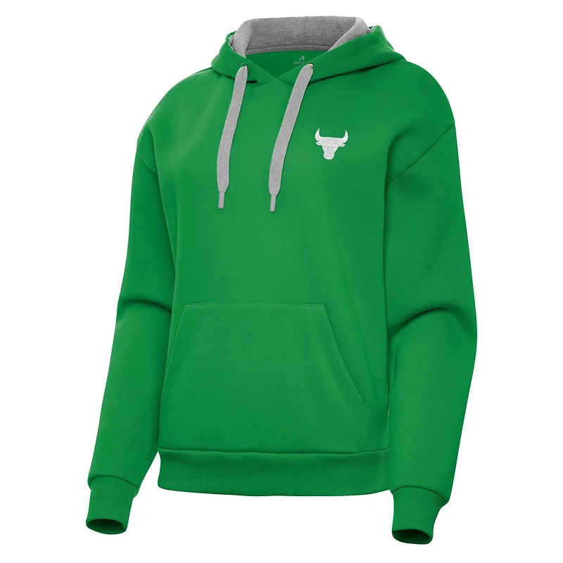 Antigua Chicago Bulls St Patrick's Day Victory Pullover Hoodie