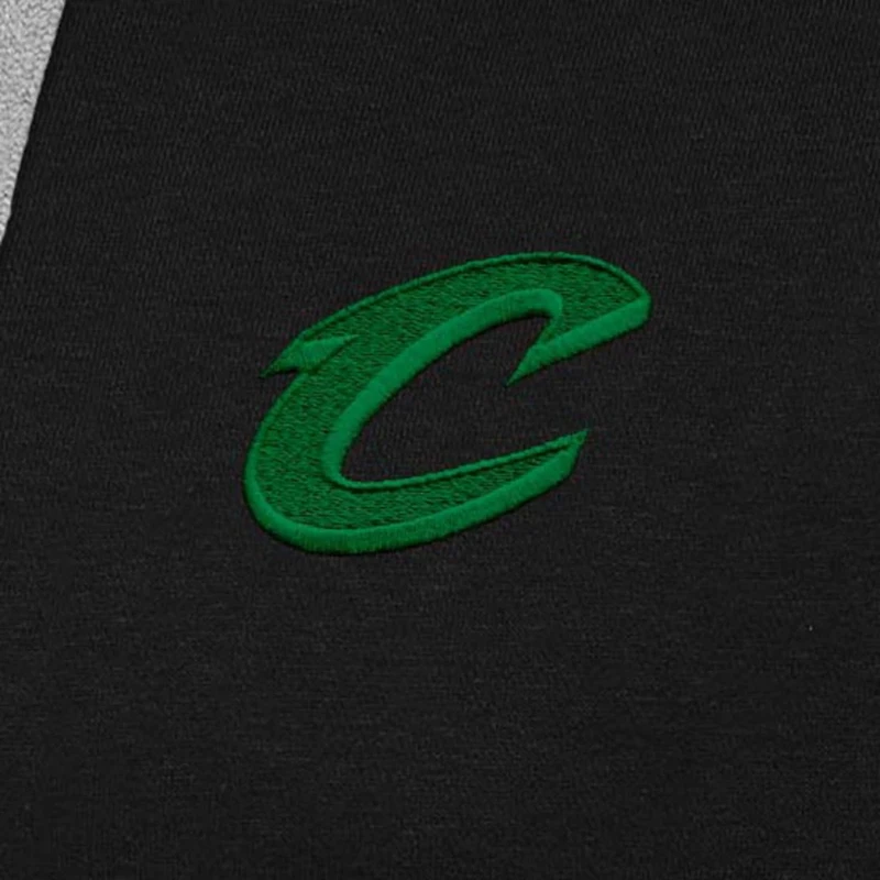 Antigua Cleveland Cavaliers St Patrick's Day Victory Raglan Pullover Hoodie