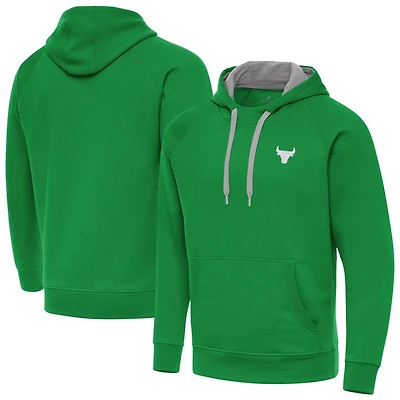 Antigua Kelly Chicago Bulls St Patrick's Day Victory Raglan Pullover Hoodie