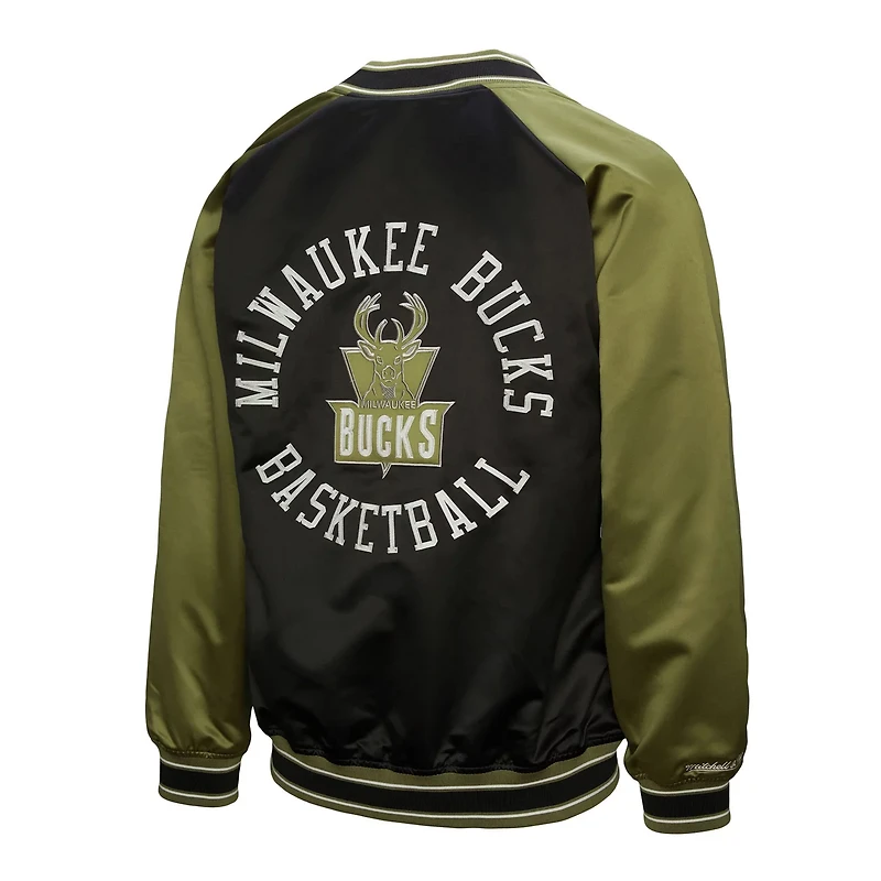 Mitchell Ness Black Milwaukee Bucks Clutch Satin Raglan Full-Snap Jacket