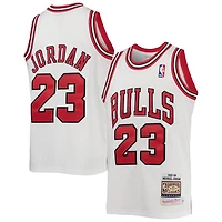 Youth Mitchell  Ness Michael Jordan Chicago Bulls 1997/98 Hardwood Classics Authentic Jersey