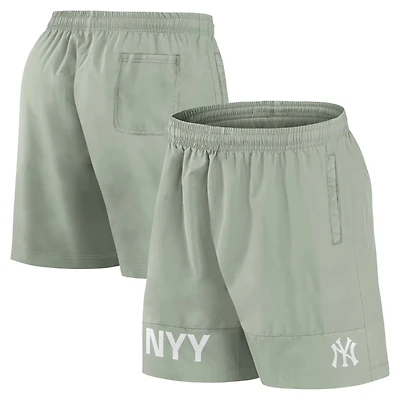 Fanatics New York Yankees Elements Swim Shorts