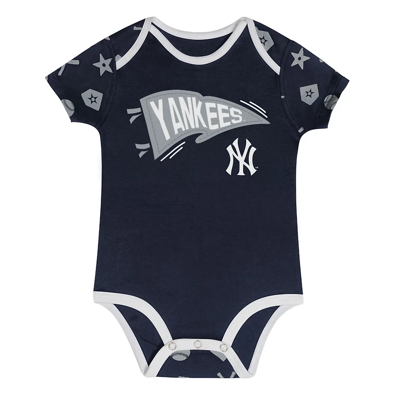 New York Yankees On Deck 2-Piece Diaper Cover Set