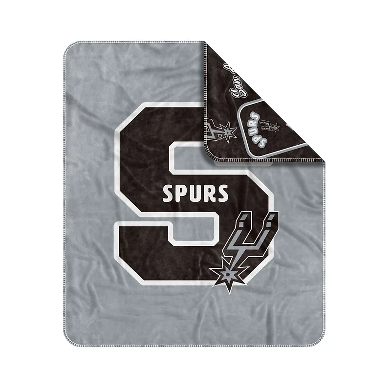 San Antonio Spurs 50" x 60" Dream Weave Throw Blanket