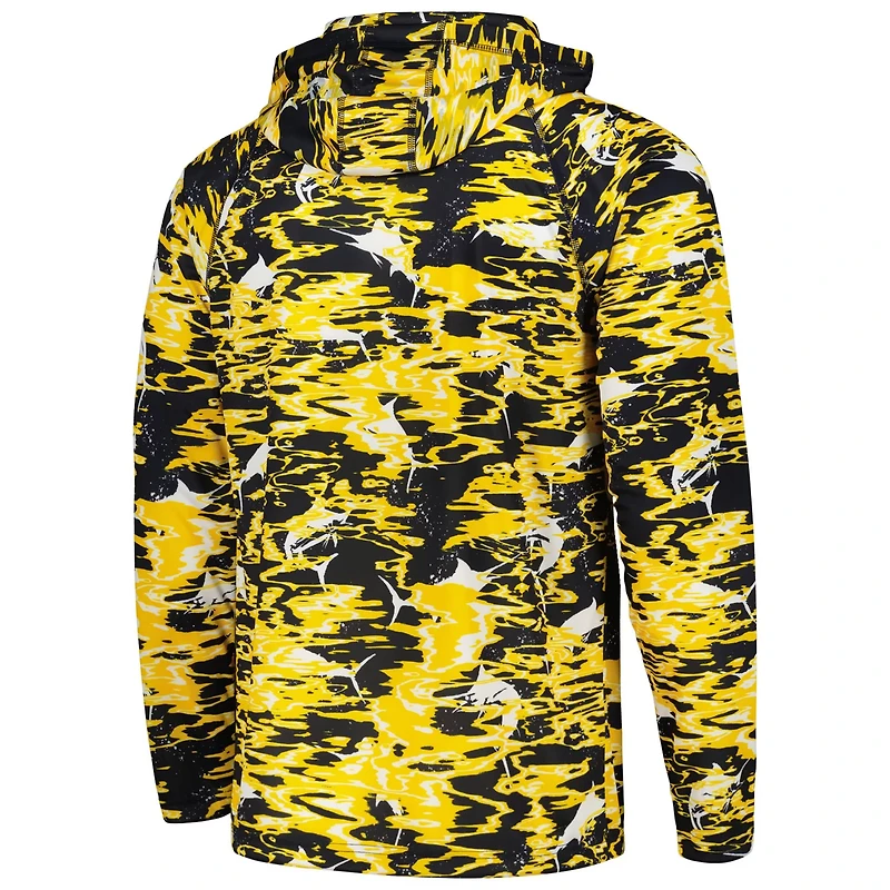 Columbia Michigan Wolverines PFG Terminal Tackle Omni-Shade Rippled Long Sleeve Hooded T-Shirt