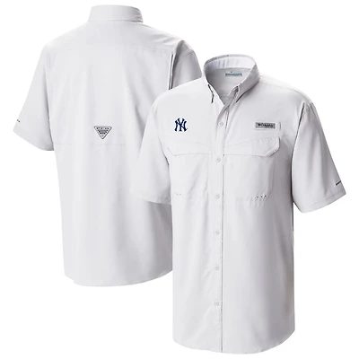 Columbia New York Yankees Omni-Wick Low Drag Offshore Button-Up Shirt