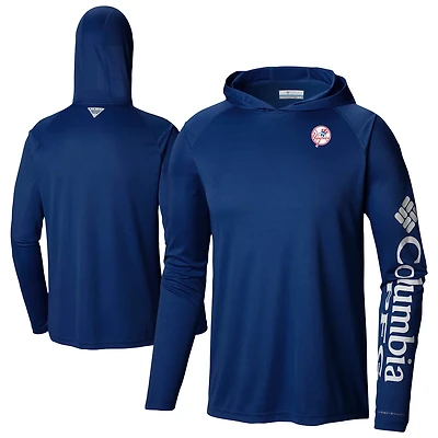 Columbia New York Yankees Omni-Wick Terminal Tackle Raglan Long Sleeve Hoodie T-Shirt