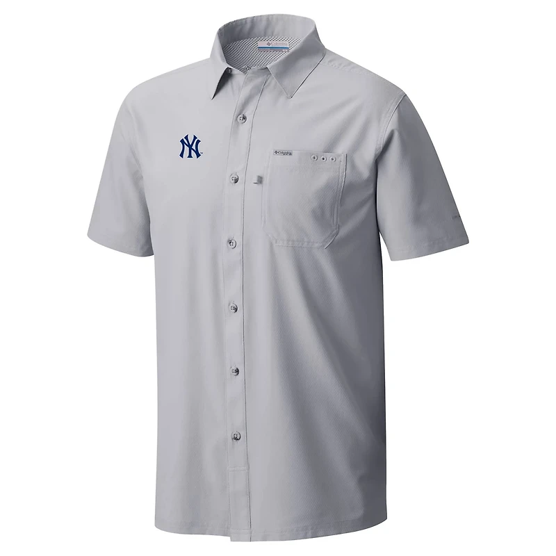 Columbia New York Yankees Slack Tide Omni-Wick Button-Up Camp Shirt