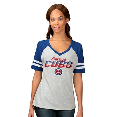 G-III 4Her by Carl Banks Chicago Cubs Goal Line Raglan V-Neck T-Shirt