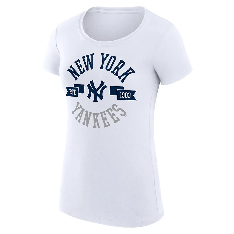G-III 4Her by Carl Banks New York Yankees Super-Slim Fit Lightweight City Graphic T-Shirt