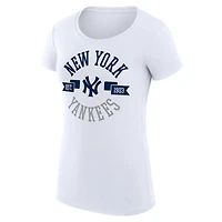 G-III 4Her by Carl Banks New York Yankees Super-Slim Fit Lightweight City Graphic T-Shirt