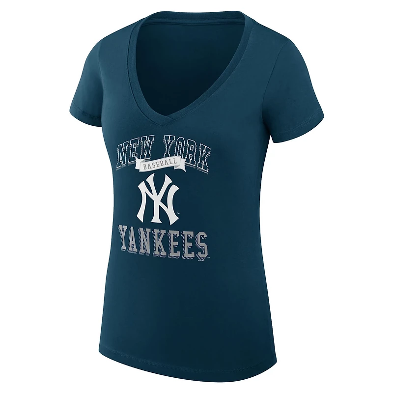 G-III 4Her by Carl Banks New York Yankees Super-Slim Fit Lightweight Team Logo Graphic V-Neck T-Shirt