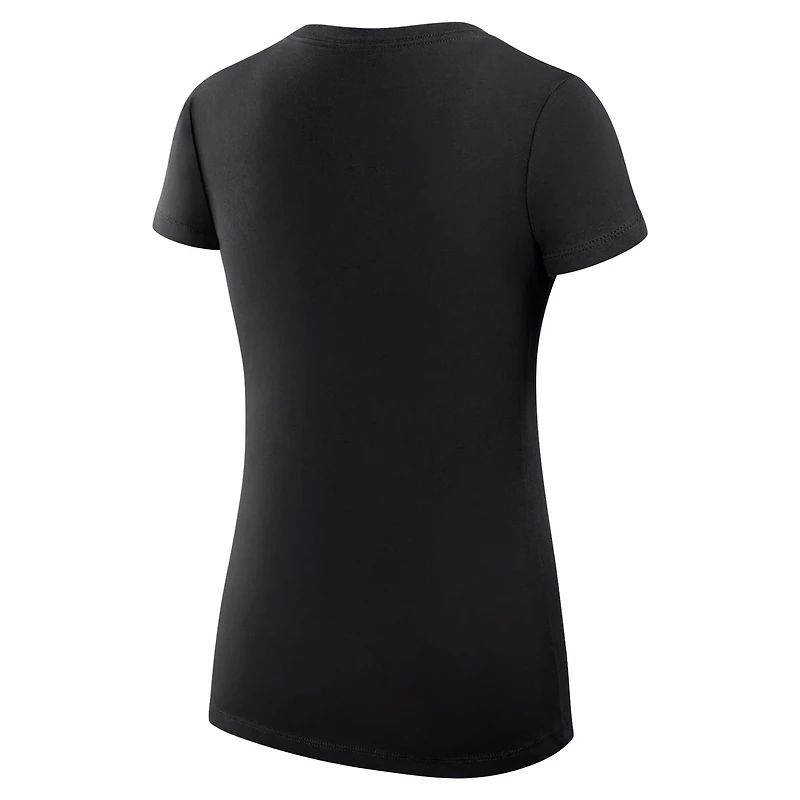 G-III 4Her by Carl Banks San Diego Padres Super-Slim Fit Lightweight Team Logo Graphic V-Neck T-Shirt