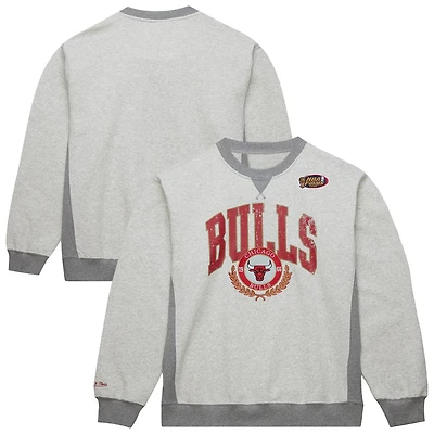 Mitchell  Ness Chicago Bulls Vintage Logo Pullover Sweatshirt