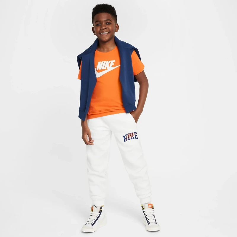 Nike Boys' Sportswear Futura Icon T-Shirt