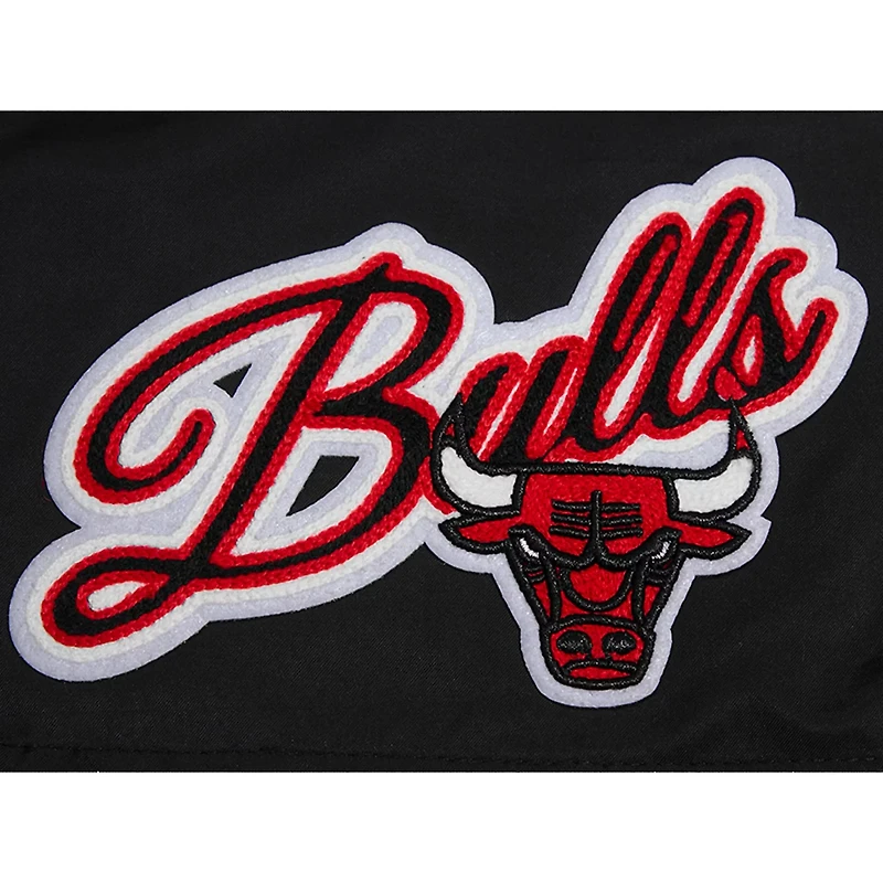 Pro Standard Chicago Bulls Script Woven Shorts