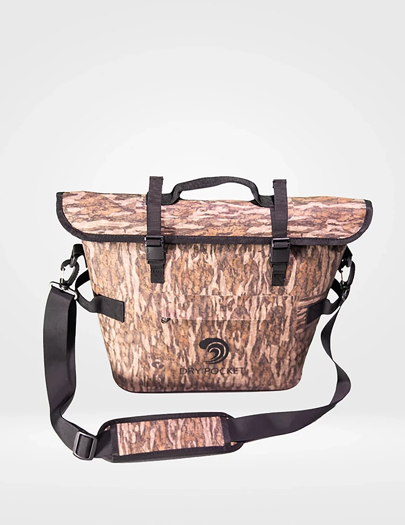 Dry Pocket MagnaGuard Camo Universal Day Pack 12-Can Soft Cooler