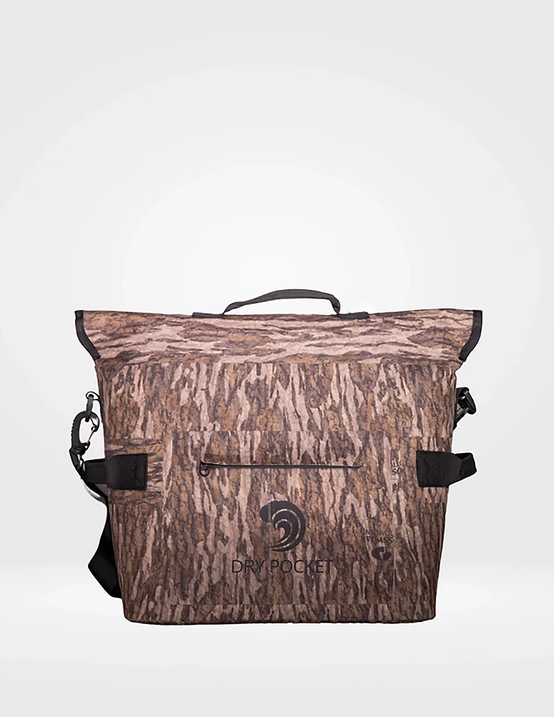 Dry Pocket MagnaGuard Camo Universal Day Pack 12-Can Soft Cooler