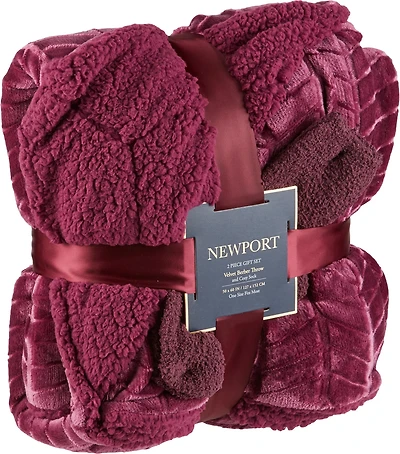 Newport 50" x 60" Cloud Velvet Sherpa Throw with Socks
