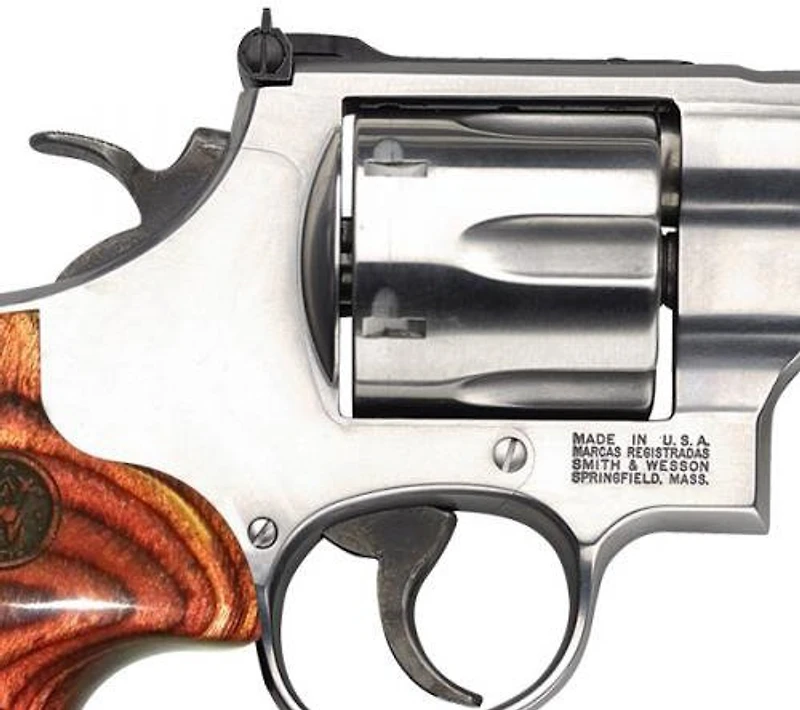 Smith & Wesson 629 Deluxe .44 Remington Magnum Revolver