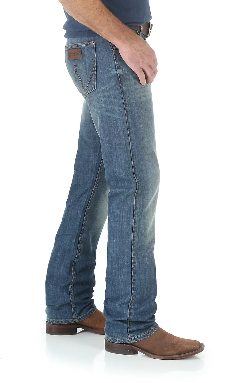 Wrangler Men's Retro Slim Fit Straight Leg Jeans