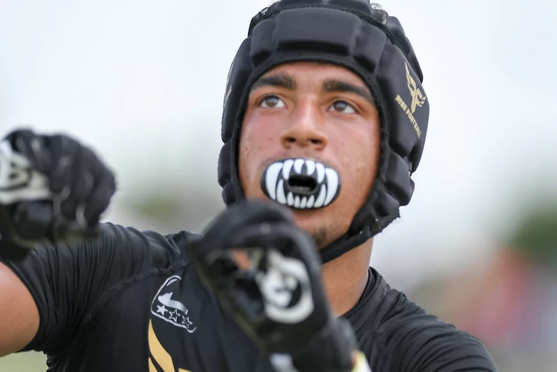 Battle Adults' Predator Oxygen Football Mouth Guard