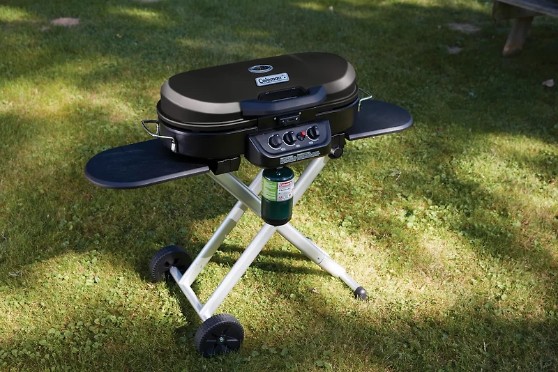 Coleman RoadTrip Portable Stand-Up 3-Burner Propane Grill