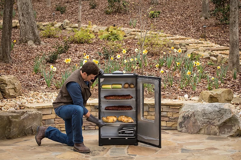 Masterbuilt MES 140S Digital Electric Smoker