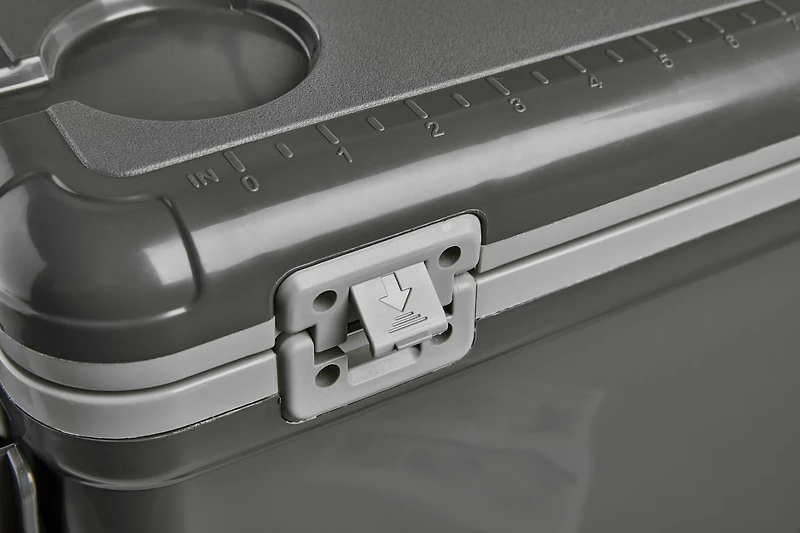 Magellan Outdoors 19 qt Aerator Dry Box