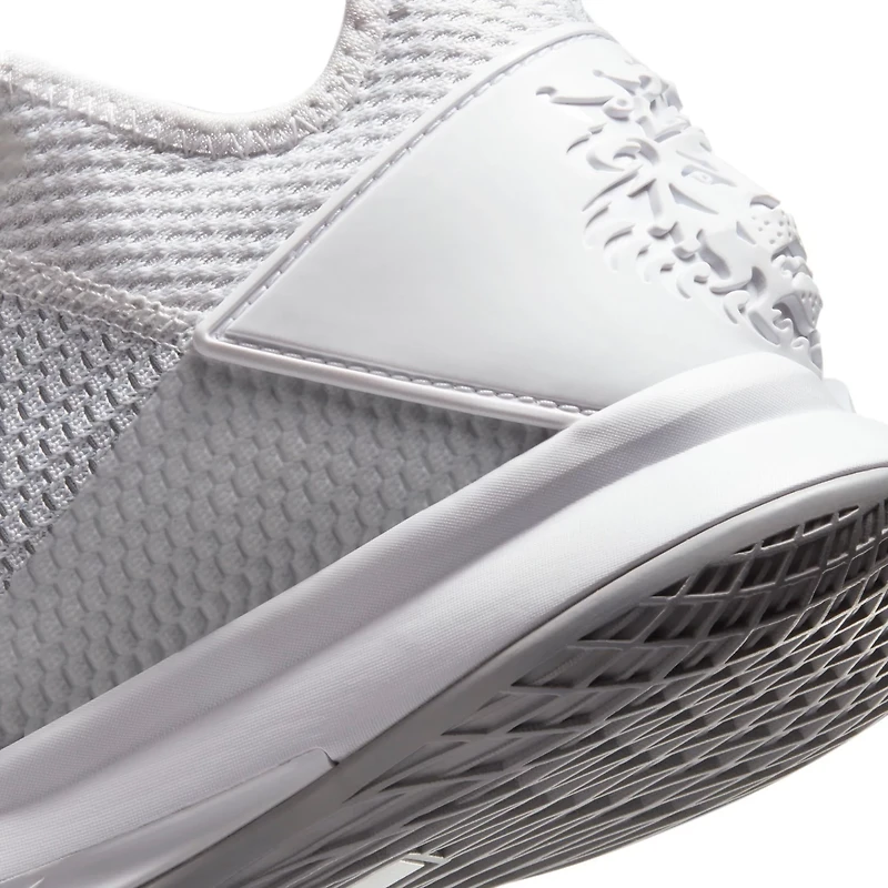 Nike Men's LeBron Witness IV Team Basketball Shoes