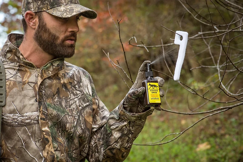 Wildlife Research Center Coyote Urine Predator Callers Masking Scent 4-ounce Bottle