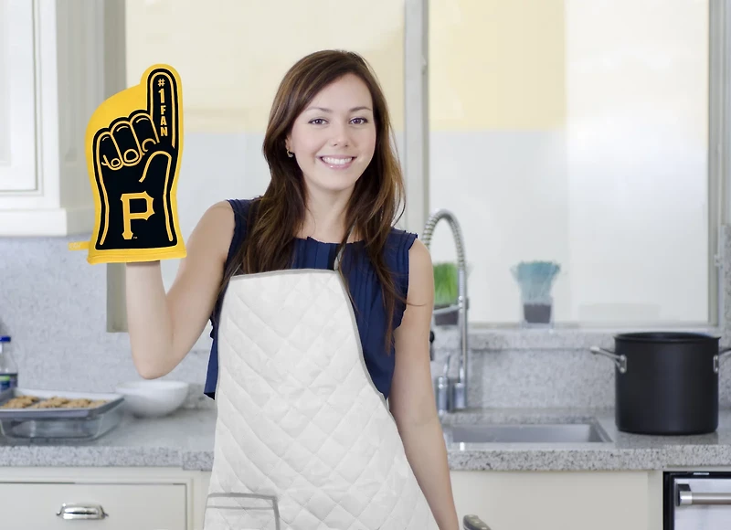 YouTheFan Pittsburgh Pirates #1 Oven Mitt