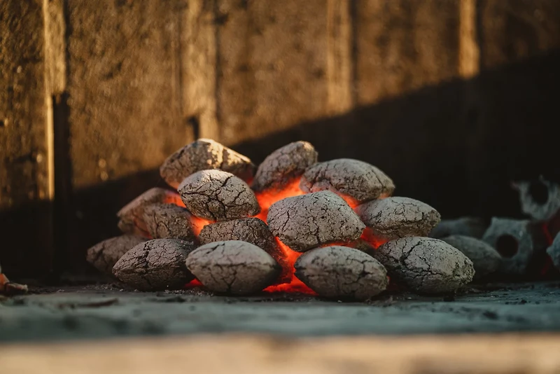 Jealous Devil Maxxx Extra Large Briquetes, 10 lb