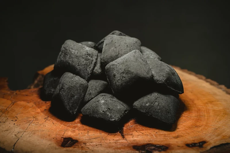 Jealous Devil Maxxx Extra Large Briquetes, 10 lb