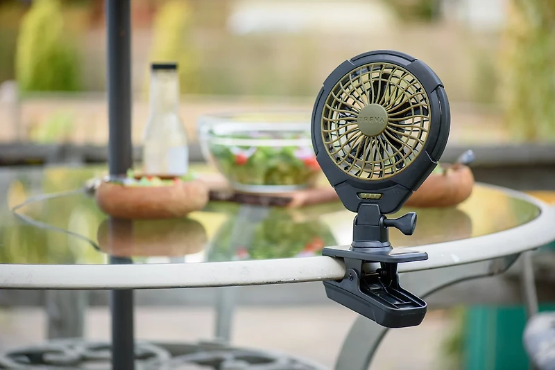 O2 COOL 5 in Clip Fan